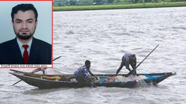 মা ইলিশ সংরক্ষণের জন্য সরকারের ২২ দিনের নিষেধাজ্ঞা সত্ত্বেও পিরোজপুরের ইন্দুরকানীতে কচাঁ ও বলেশ্বর নদীতে প্রকাশ্যে চলছে ইলিশ শিকার। স্থানীয়রা বলছেন, পর্যাপ্ত সহায়তা না পাওয়ায় অনেক জেলে বাধ্য হয়ে নদীতে নামছেন।