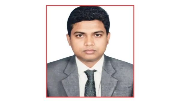 পাবনার ঈশ্বরদীতে ১ কোটি ৩০ লাখ টাকা নিয়ে নিখোঁজ হয়েছেন জনতা ব্যাংকের পাকশী শাখার ম্যানেজার খালেদ সাইফুল্লাহ। পুলিশ তদন্ত শুরু করেছে।
