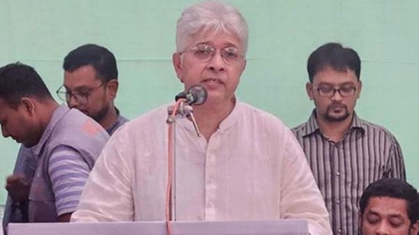 গৃহায়ন ও গণপূর্ত উপদেষ্টা আদিলুর রহমান খান বলেছেন, আগামীর বাংলাদেশ জুলাই সনদের ভিত্তিতে পরিচালিত হবে। তিনি ফ্যাসিবাদ শাসনকে গুম ও আইন বহির্ভূত শাসনের প্রতীক হিসেবে উল্লেখ করেন।