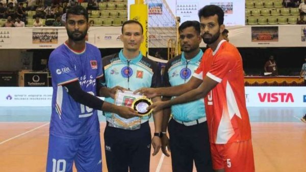 সেন্ট্রাল এশিয়া ভলিবল অ্যাসোসিয়েশন কাভা কাপে শ্রীলঙ্কাকে ৩-২ সেটে হারিয়ে টানা তৃতীয় জয়ের দেখা পেয়েছে বাংলাদেশ। মিরপুরে অনুষ্ঠিত উত্তেজনাপূর্ণ ম্যাচে লাল-সবুজের প্রতিনিধিদের জয়ের নায়ক নাঈম।