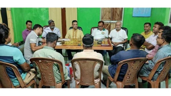 দিঘলিয়া প্রেসক্লাবের সাধারণ সভা অনুষ্ঠিত হয়েছে। সভায় নতুন কমিটি গঠনের সিদ্ধান্ত নেওয়া হয় এবং অধ্যাপক মনিরুল হক বাবুলকে প্রধান নির্বাচন কমিশনার হিসেবে মনোনীত করা হয়।