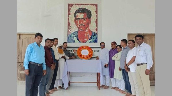 ঝিনাইদহের মহেশপুরে বীরশ্রেষ্ঠ হামিদুর রহমানের ৫৪ তম শাহাদত বার্ষিকী পালিত হয়েছে। অনুষ্ঠানে তাঁর বীরত্বগাথা স্মরণ করে আলোচনা সভা, শোক র‌্যালি ও দোয়া মাহফিল অনুষ্ঠিত হয়।