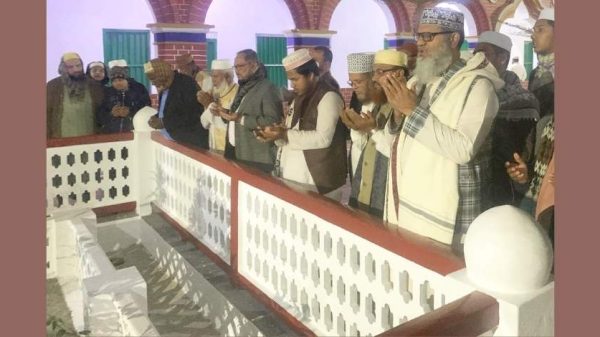 ছারছীনা দরবার শরীফের ১৩৫তম ইছালে ছওয়াব মাহফিলে পিরোজপুর-২ আসনের প্রার্থী আলহাজ্ব শামীম সাঈদীর আগমন, পীর সাহেবদের সঙ্গে সাক্ষাৎ ও মাজার জিয়ারত