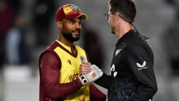 অকল্যান্ডে রোমাঞ্চকর টি-টোয়েন্টিতে ওয়েস্ট ইন্ডিজকে ৩ রানে হারিয়েছে নিউজিল্যান্ড। চার-ছক্কায় ভরপুর ম্যাচে চাপম্যানের বিধ্বংসী ব্যাটিংয়ে ২০৭ রানের পাহাড় গড়ে কিউইরা, জবাবে শেষ বল পর্যন্ত লড়াই করেও হেরে যায় ক্যারিবীয়ানরা।