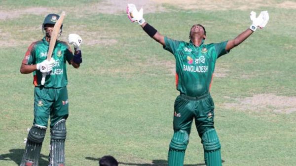 অনূর্ধ্ব-১৯ এশিয়া কাপে শিরোপা হ্যাটট্রিকের লক্ষ্যে যাত্রা শুরু করা বাংলাদেশ প্রথম ম্যাচেই আফগানিস্তানকে ৩ উইকেটে হারিয়েছে। জাওয়াদ আবরার ও আজিজুল তামিমের ব্যাটে জয়।