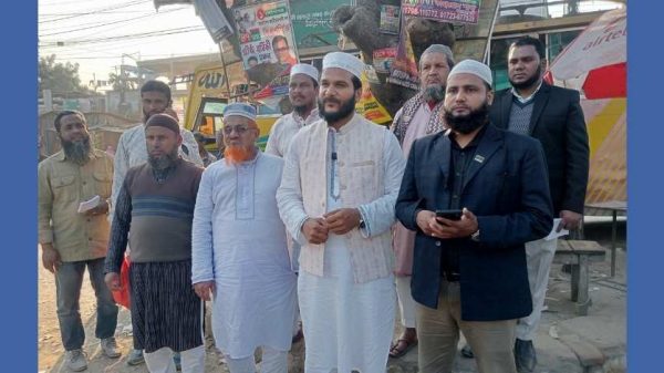 দিনাজপুরের কাহারোলে জামায়াতের এমপি প্রার্থী মোঃ মতিউর রহমানের ব্যাপক গণসংযোগ অনুষ্ঠিত হয়েছে। সাধারণ মানুষের সঙ্গে মতবিনিময় করে দোয়া ও ভোট চান তিনি।