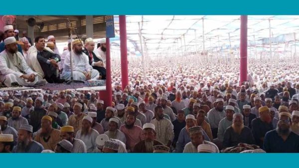 ছারছীনা দরবার শরীফে তিন দিনব্যাপী ১৩৫তম ঈছালে ছাওয়াব মাহফিল লাখো ভক্তের অংশগ্রহণে আখেরি মুনাজাতে সমাপ্ত হয়েছে। পীর ছাহেব কেবলা দেশের বর্তমান পরিস্থিতি নিয়ে দিকনির্দেশনা প্রদান করেন এবং ঐক্য, জিকির ও দ্বীনিয়া শিক্ষা বিস্তারের আহ্বান জানান।