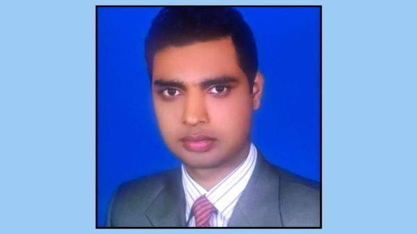 জামালপুর বিএডিসিতে ডিলারশিপ বন্টনে অনিয়ম ও প্রভাব বিস্তারের অভিযোগ উঠেছে মনির নামে এক ব্যক্তির বিরুদ্ধে। স্থানীয় ডিলাররা দাবি করছেন, টাকা ছাড়া ডিলারশিপ পাওয়া যায় না এবং বিএডিসির বিভিন্ন স্তরে তার প্রভাব রয়েছে। দুর্নীতি দমন কমিশনের তদন্ত দাবি করা হয়েছে।