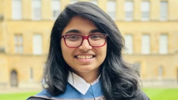 ঢাকা-৯ আসনে কোনো দল বা জোটের প্রার্থী হিসেবে নয়, স্বতন্ত্র প্রার্থী হিসেবে নির্বাচনে অংশ নেওয়ার সিদ্ধান্ত নিয়েছেন জাতীয় নাগরিক পার্টির নেতা ডা. তাসনিম জারা।