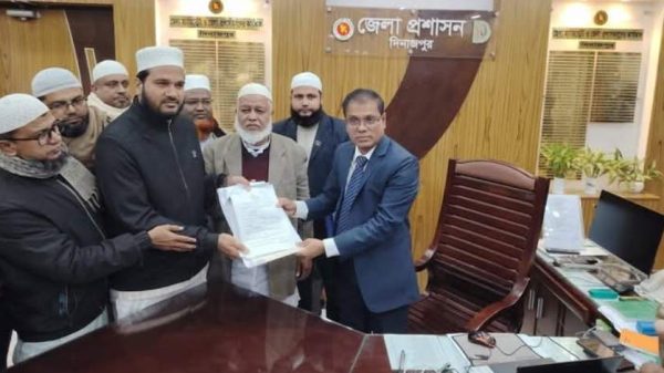 ত্রয়োদশ জাতীয় সংসদ নির্বাচন ২০২৬ সামনে রেখে দিনাজপুর-১ আসনে জামায়াতের প্রার্থী মোঃ মতিউর রহমান জেলা প্রশাসকের কাছে মনোনয়নপত্র জমা দিয়েছেন।