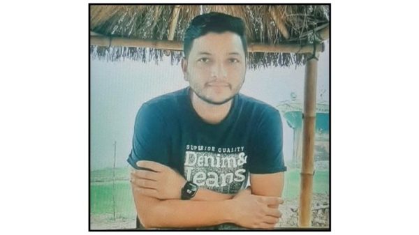 মুন্সিগঞ্জ সদরে কবুতর চুরির সন্দেহে চতুর্থ শ্রেণির এক শিক্ষার্থীকে নির্মম নির্যাতন। ভিডিও ভাইরালের পর মূল অভিযুক্তকে আটক করেছে পুলিশ।