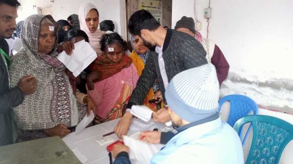 মুন্সীগঞ্জের লৌহজং উপজেলায় খড়িয়া মুক্তি সংঘের আয়োজনে বিনামূল্যে চোখের চিকিৎসা ও লেন্স সংযোজন কর্মসূচি অনুষ্ঠিত হয়েছে। সহস্রাধিক মানুষ বিনামূল্যে সেবা পেয়েছেন।