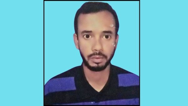 খুলনার দিঘলিয়ায় উপজেলা প্রেসক্লাবের সহ-সম্পাদক সাংবাদিক মনিরুল ইসলামকে মোবাইল ফোনে জীবননাশের হুমকি দেওয়ার অভিযোগ উঠেছে। এ ঘটনায় সংশ্লিষ্ট থানায় সাধারণ ডায়েরি (জিডি) করেছেন তিনি।