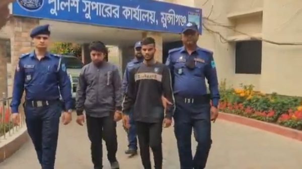 মুন্সীগঞ্জের গজারিয়ায় অটোরিকশাচালক শাহজালাল হত্যার ৩৫ দিন পর রহস্য উন্মোচন করেছে পুলিশ। গ্রেপ্তার ২, উদ্ধার অটোরিকশা।