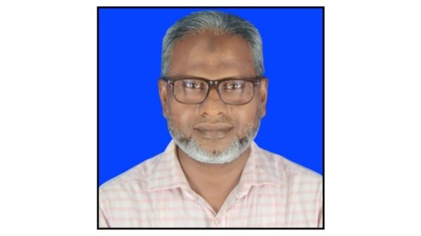 খুলনার দিঘলিয়ায় সেনহাটি মাধ্যমিক বালিকা বিদ্যালয়ের প্রধান শিক্ষক মোঃ হাবিবুর রহমান মল্লিক স্কুল পর্যায়ে শ্রেষ্ঠ শিক্ষা প্রতিষ্ঠান প্রধান নির্বাচিত হয়েছেন