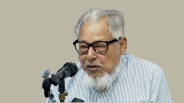 সংবিধান সংস্কার নিয়ে গণভোট হলে বিএনপি ‘হ্যাঁ’ ভোট দেবে বলে জানিয়েছেন নজরুল ইসলাম খান। নির্বাচন কমিশনের সঙ্গে বৈঠক শেষে তিনি প্রার্থিতা বাতিল ও লেভেল প্লেয়িং ফিল্ড নিয়েও কথা বলেন।