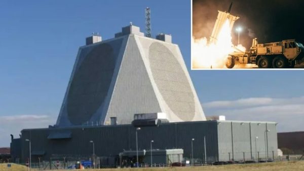 ইরানের হামলায় জর্ডানে স্থাপিত যুক্তরাষ্ট্রের ৩০০ মিলিয়ন ডলারের THAAD রাডার ধ্বংস হয়েছে বলে দাবি। এতে মধ্যপ্রাচ্যে মার্কিন ক্ষেপণাস্ত্র প্রতিরক্ষা সক্ষমতা নিয়ে নতুন উদ্বেগ তৈরি হয়েছে।