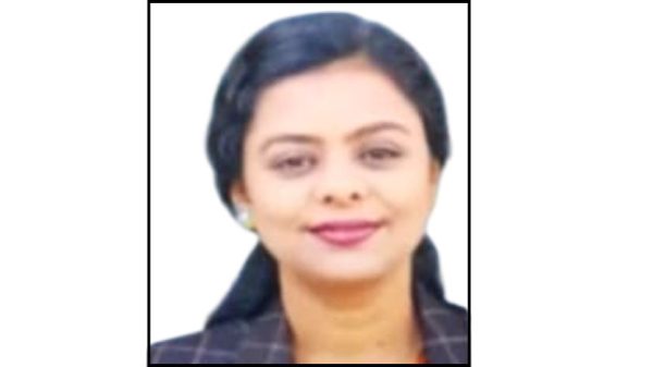 ঝিনাইদহের কালীগঞ্জের সাবেক ইউএনও সুবর্ণা রানী সাহাকে নিয়ে সামাজিক যোগাযোগমাধ্যমে গুজব ছড়ানোর অভিযোগ উঠেছে। স্থানীয়রা বলছেন, এসব তথ্য মিথ্যা ও উদ্দেশ্যপ্রণোদিত।