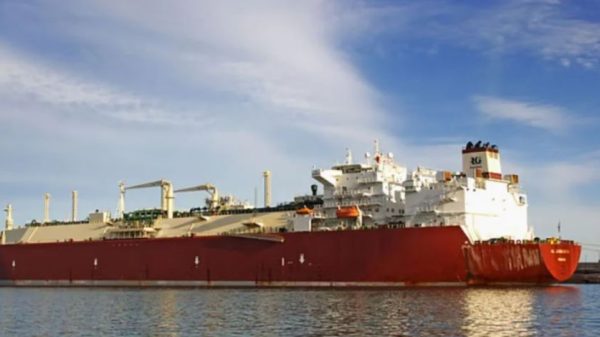 ইরান-যুক্তরাষ্ট্র উত্তেজনার মধ্যেও হরমুজ প্রণালি পেরিয়ে ১৫টি জাহাজ চট্টগ্রাম বন্দরে পৌঁছাচ্ছে। এসব জাহাজে এলএনজি, এলপিজি ও সিমেন্টের কাঁচামালসহ প্রায় সাড়ে ৭ লাখ টন পণ্য রয়েছে।