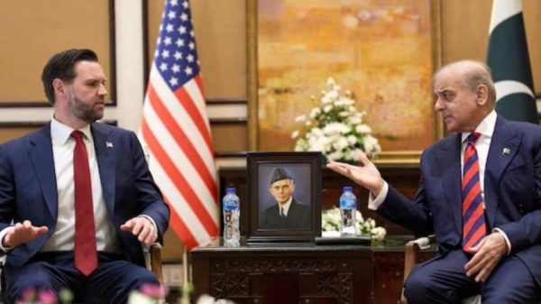 ইসলামাবাদে ইরান ও যুক্তরাষ্ট্রের শান্তি আলোচনায় অংশ নেওয়া প্রতিনিধিদল ও কঠোর নিরাপত্তা ব্যবস্থা