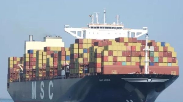 হরমুজ প্রণালীতে নৌচলাচল বিধি লঙ্ঘনের অভিযোগে দুই ইসরায়েলি জাহাজ জব্দের দাবি করেছে ইরান। আঞ্চলিক জলসীমায় নিয়ে তদন্ত চলছে।