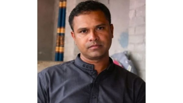 নীলফামারীর ডোমারে প্রবাসীর স্ত্রীকে বিয়ের প্রস্তাব দিতে গিয়ে আটক হন পুলিশ সদস্য আতিকুর রহমান। মুচলেকায় মুক্তি, ঘটনায় চাঞ্চল্য।