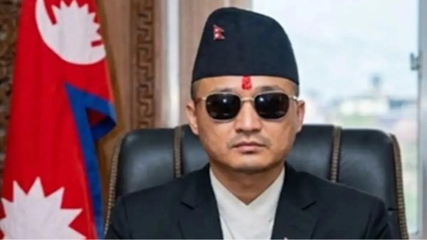 বিনিয়োগ ও আর্থিক লেনদেন নিয়ে বিতর্কের জেরে দায়িত্ব নেওয়ার এক মাসের মধ্যেই পদত্যাগ করেছেন নেপালের স্বরাষ্ট্রমন্ত্রী সুধন গুরুং।