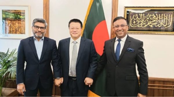 বাংলাদেশ ও চীনের মধ্যে বাণিজ্য ও বিনিয়োগ বাড়াতে উচ্চপর্যায়ের বৈঠক অনুষ্ঠিত। দ্বিপক্ষীয় সম্পর্ক জোরদারে নতুন দিগন্তের সম্ভাবনা।