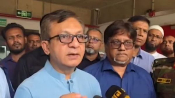 নারায়ণগঞ্জে পাট পণ্য মেলা উদ্বোধন করছেন শিল্পমন্ত্রী