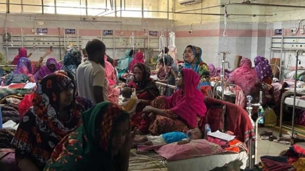 দেশে হামের প্রাদুর্ভাব বেড়েছে। ২৪ ঘণ্টায় ১০ শিশুর মৃত্যু এবং হাজারের বেশি শিশু হাসপাতালে ভর্তি হয়েছে।