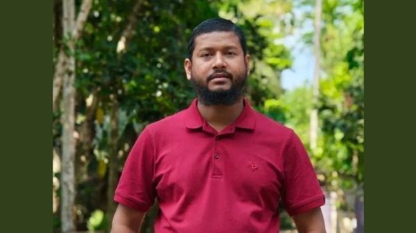 পিরোজপুরে সড়ক দুর্ঘটনায় আসাদ রহমান নামে এক যুবকের মৃত্যু হয়েছে। মোটরসাইকেল দুর্ঘটনায় গুরুতর আহত হয়ে খুলনায় নেওয়ার পথে তার মৃত্যু হয়।