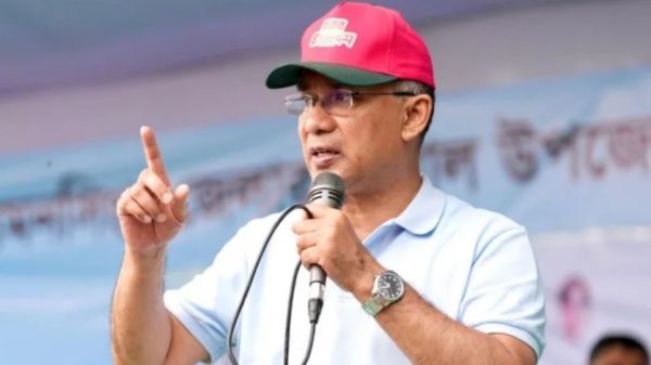 ত্রিশালে খাল পুনঃখনন কর্মসূচির উদ্বোধনী সমাবেশে বক্তব্য দিচ্ছেন প্রধানমন্ত্রী তারেক রহমান