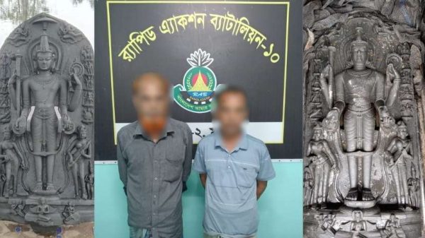 মুন্সীগঞ্জে উদ্ধার হওয়া প্রাচীন কষ্টি পাথরের বিষ্ণু মূর্তি ও আটক পাচারকারী